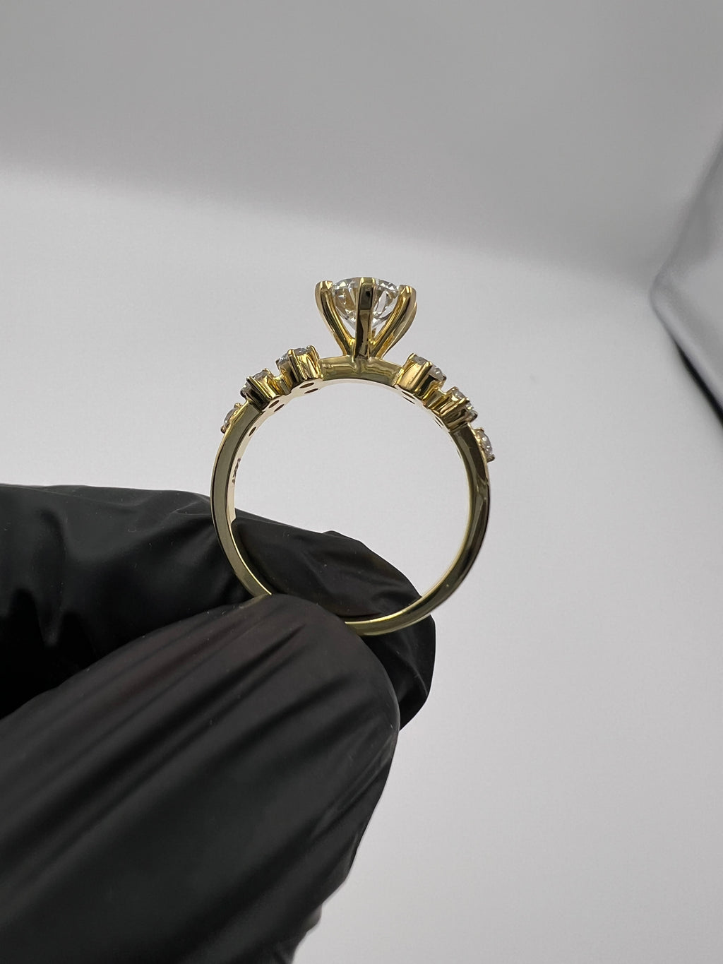 1.50ct Round Floral Band Engagement Ring