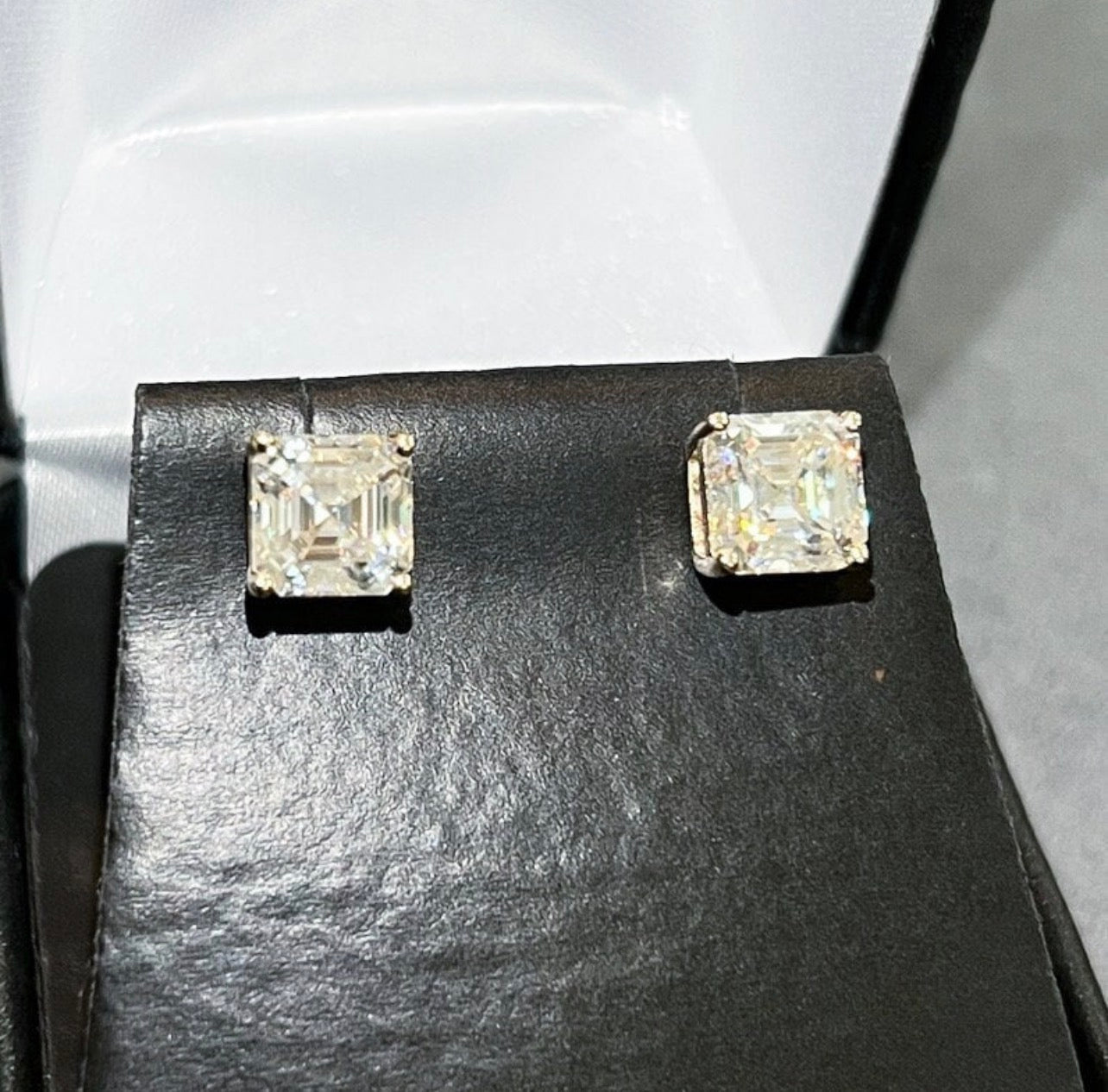 Asscher Cut 4-Prong Set Studs