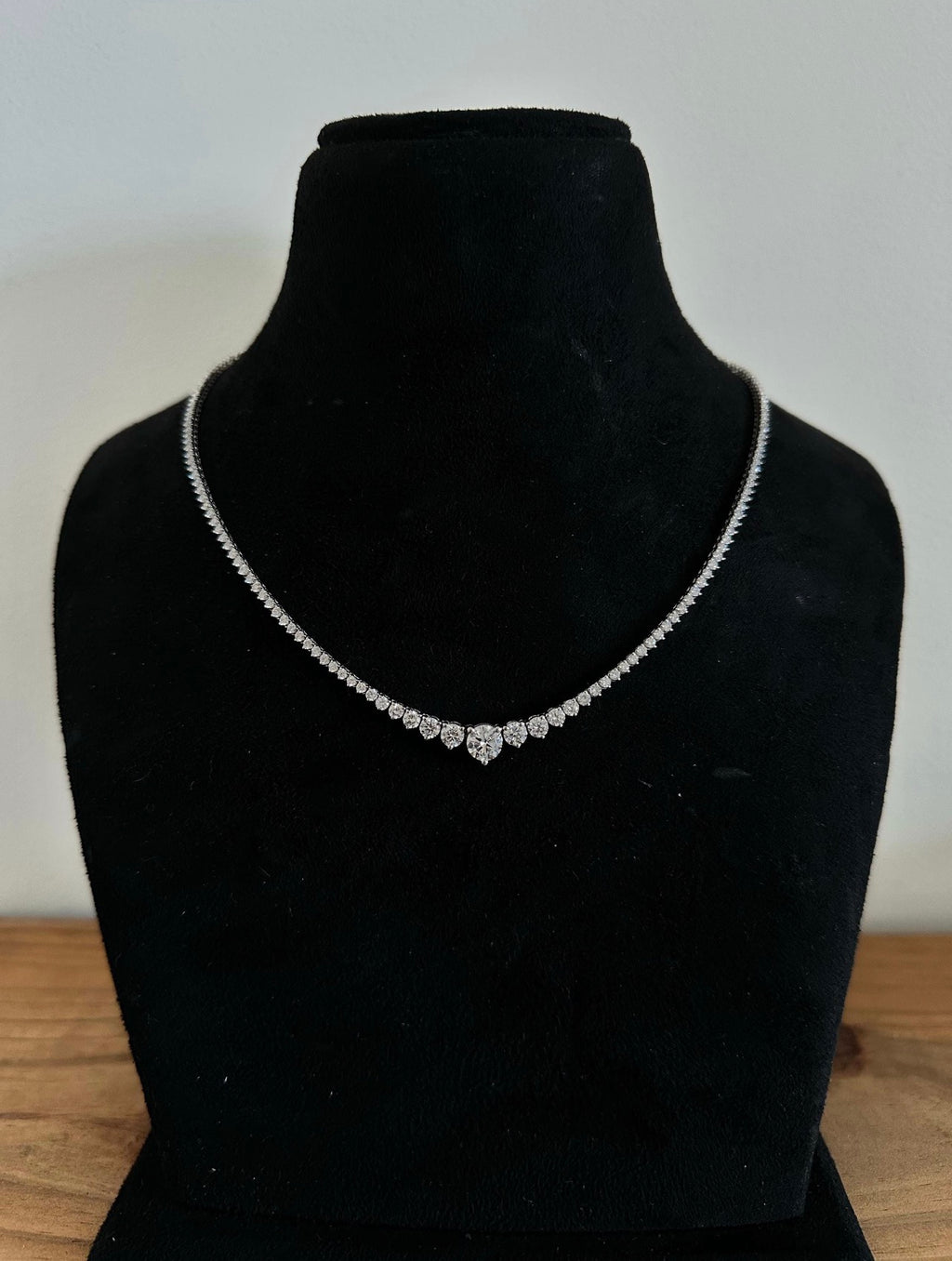 7.00ct Round Cut Graduate Necklace