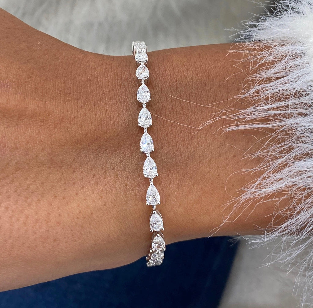 Pear East West Set Tennis Bracelet