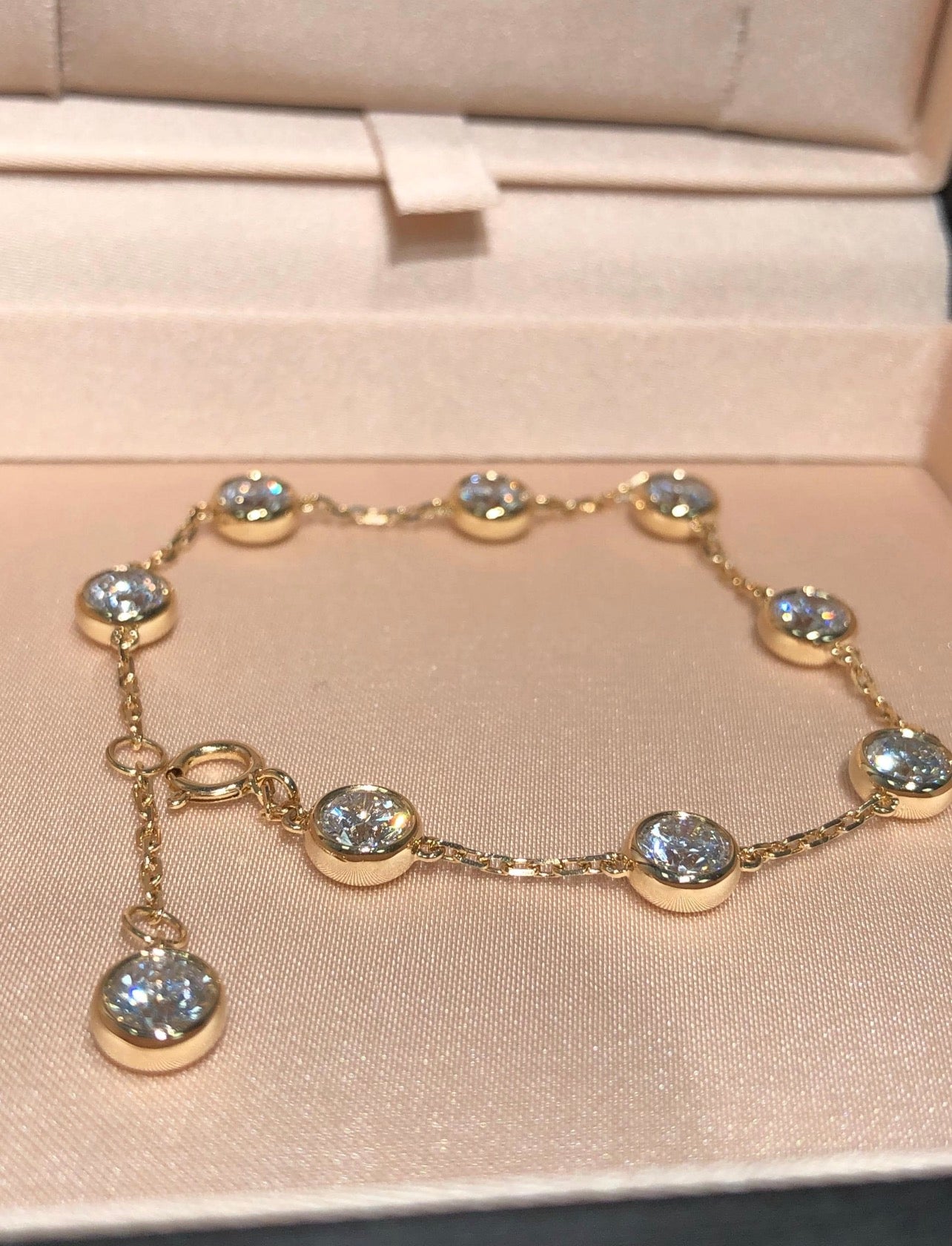 4ct Round Bezel Set Bubble Bracelet