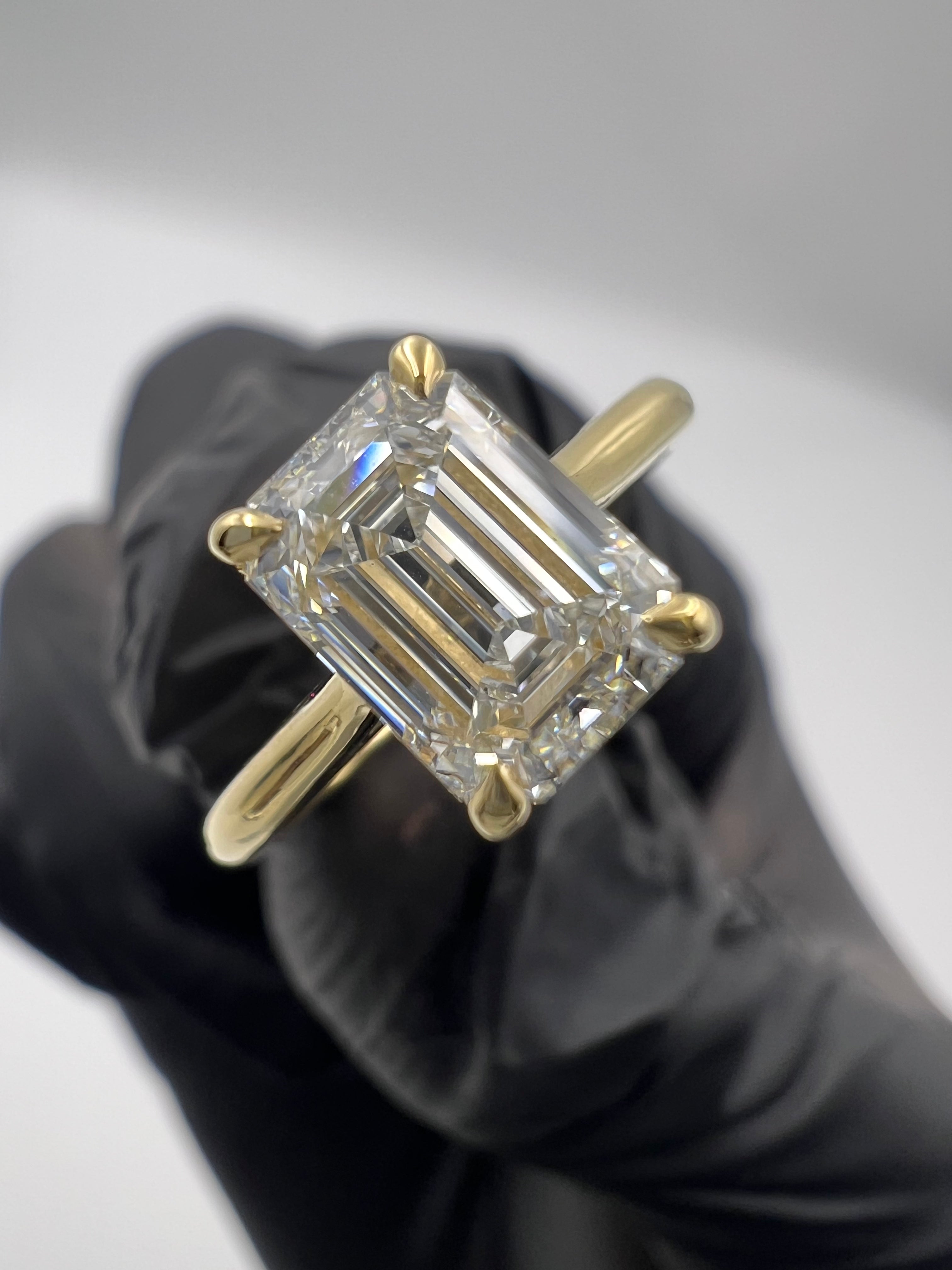 1.54ct Emerald Cathedral 4-Prong Set Engagement Ring - READY-TO-SHIP