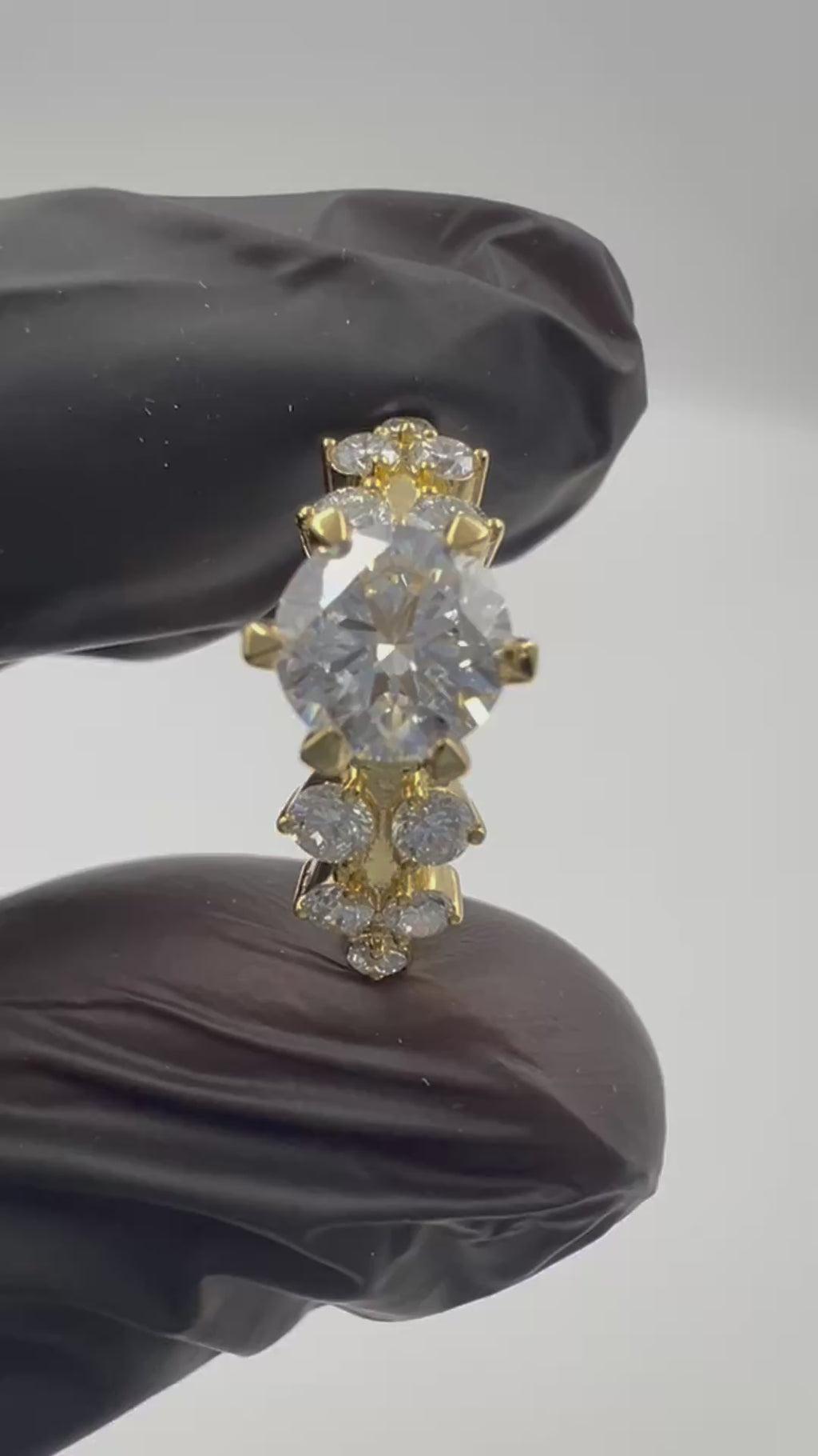 1.50ct Round Floral Band Engagement Ring