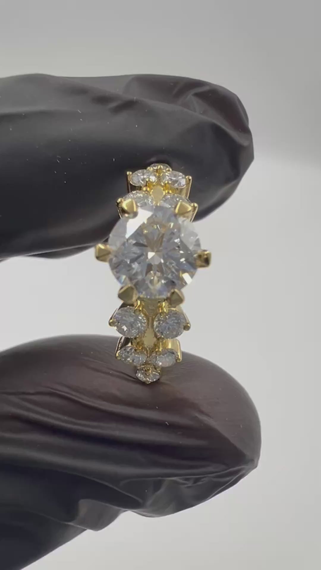 1.50ct Round Floral Band Engagement Ring