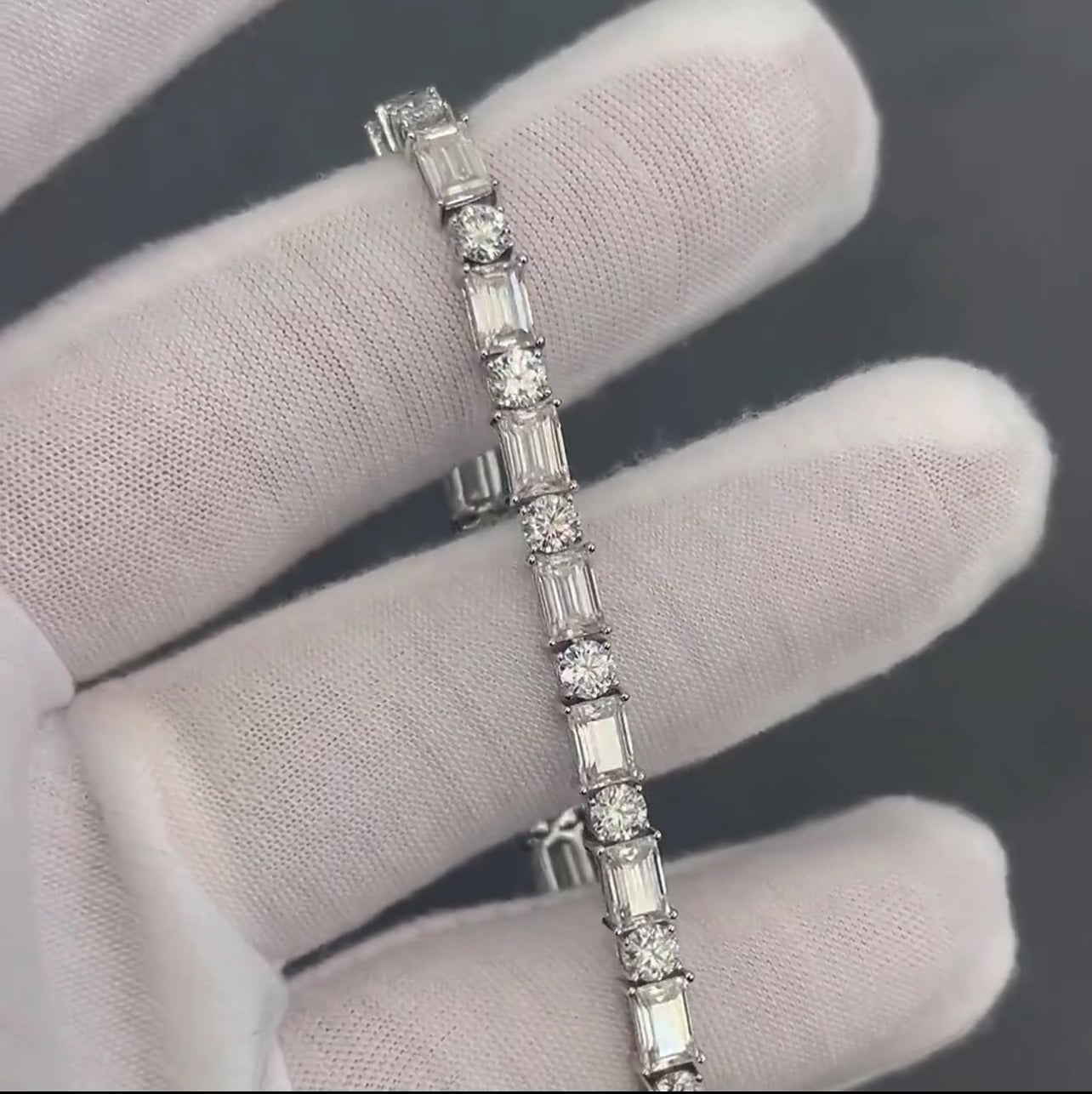Emerald & Round Cut Tennis Bracelet
