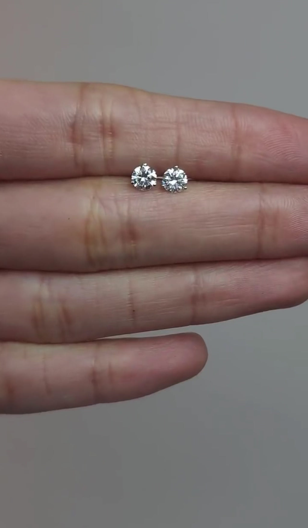 1ct Round Cut Stud Earrings