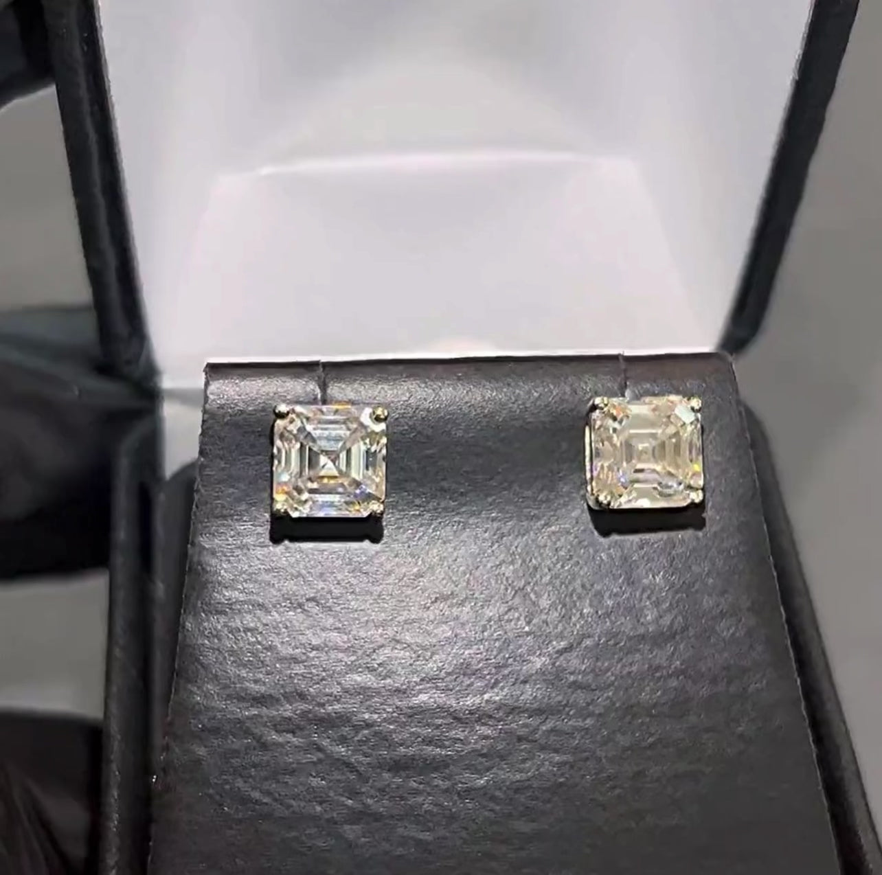 Asscher Cut 4-Prong Set Studs