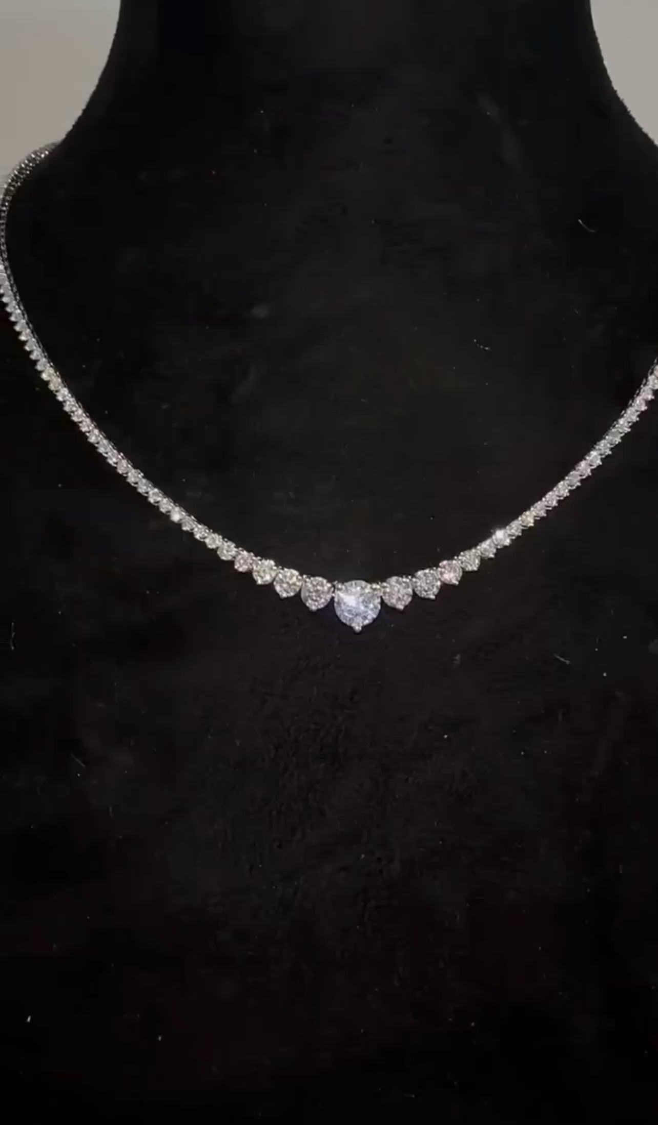 7.00ct Round Cut Graduate Necklace
